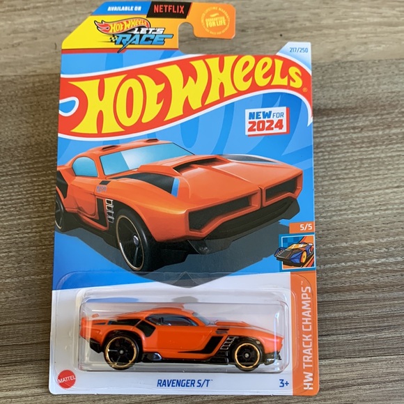 Ravenger S/T Hot Wheels Car HW Track Champs New Casting 2024 Netflix Lets Race - Picture 5 of 5